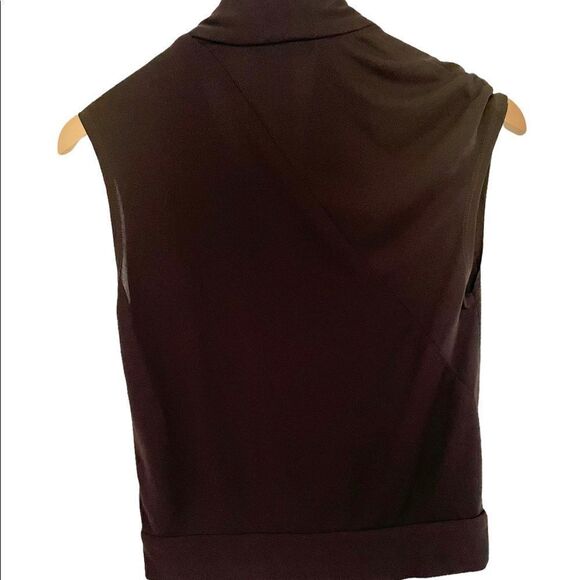 Zenobia Sleeveless Top - Picture 2 of 3